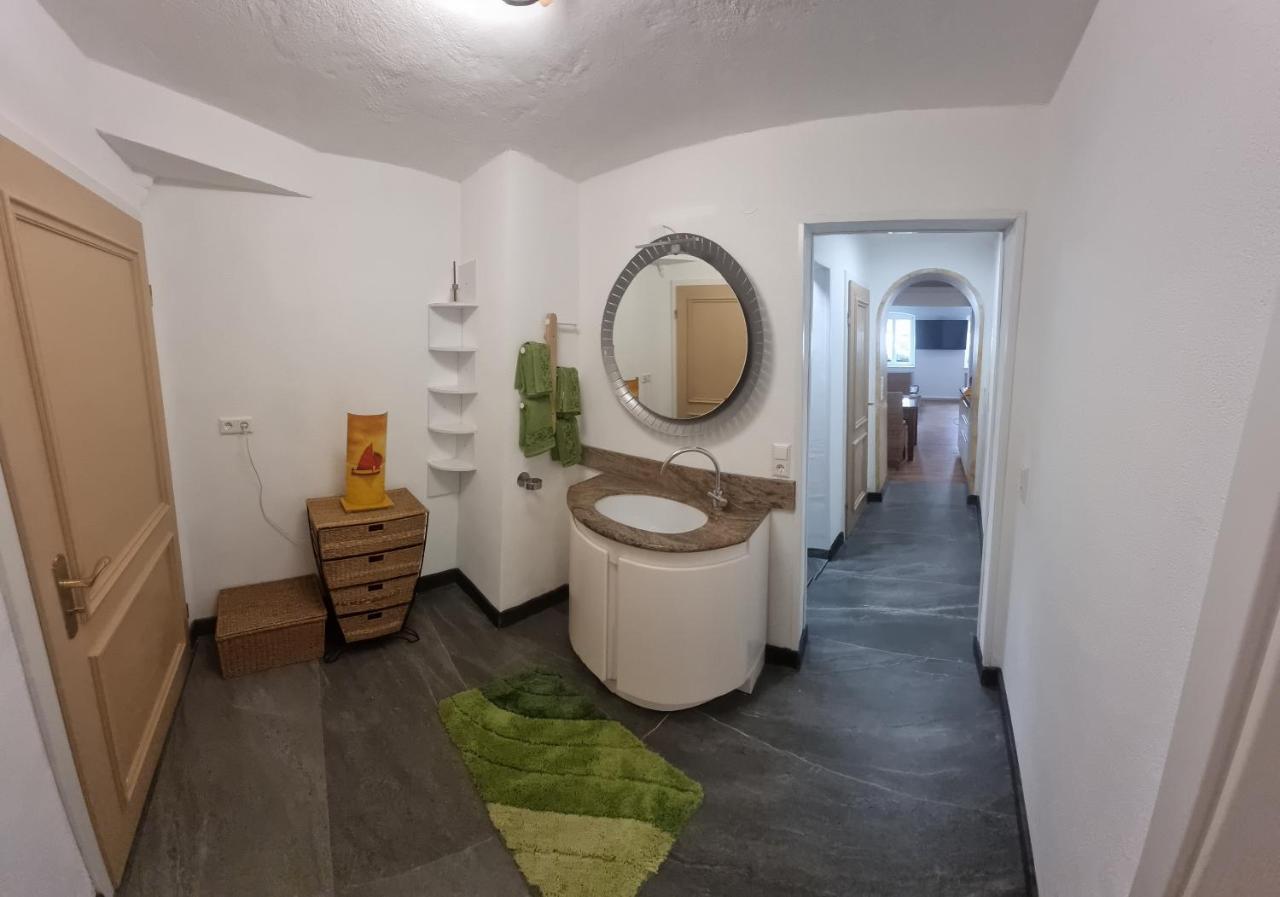אטנהיים Ferienwohnung Am Kirchberg מראה חיצוני תמונה